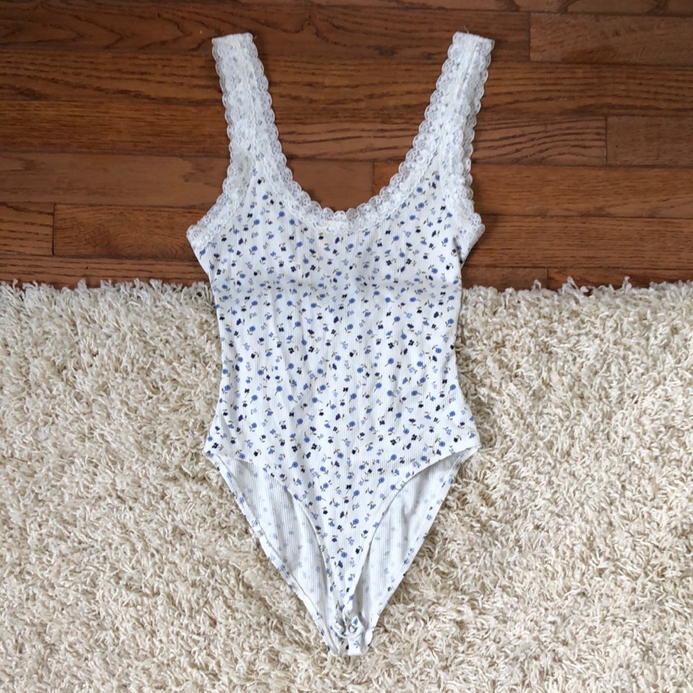 Forever 21 Blue and White Floral Bodysuit Tank